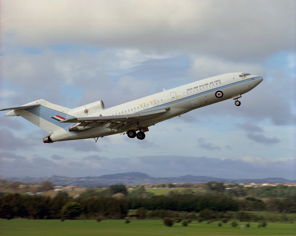 Ak2176-98 No. 40 Squadron RNZAF Boeing 727 NZ7272 taking off from Whenuapai, 1998. Image ref Ak2176~98, ©RNZAF Official.
