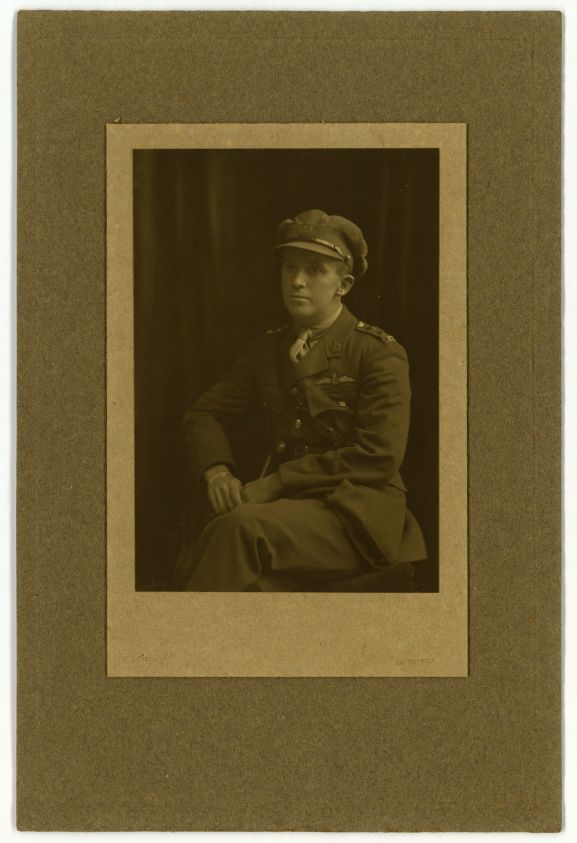 1993-210.2b_web Studio portrait of Captain Harry Leese RFC/RAF, c 1918.