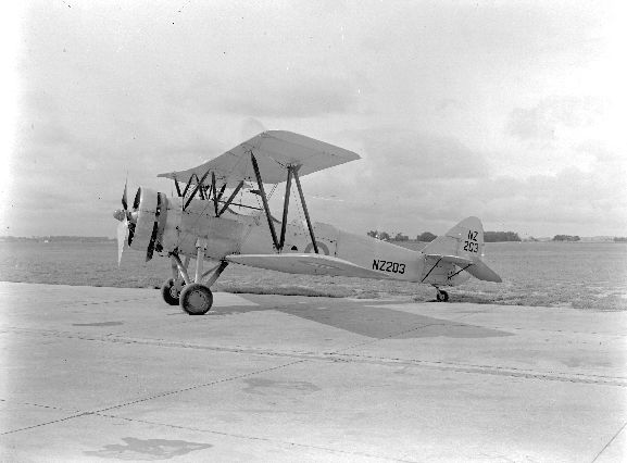 OhG98-41 Side view of Avro 626 NZ203 at RNZAF Station Ohakea.