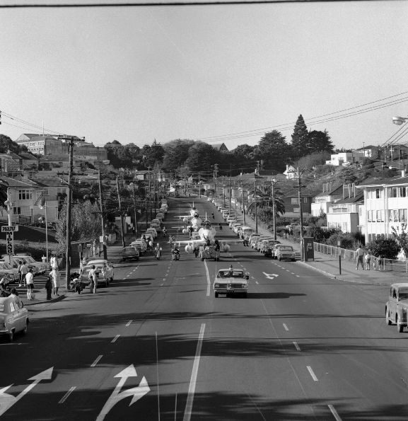 WhG8057-70 New Skyhawks being towed through Auckland streets on the way to Whenuapai, RNZAF Base Auckland.