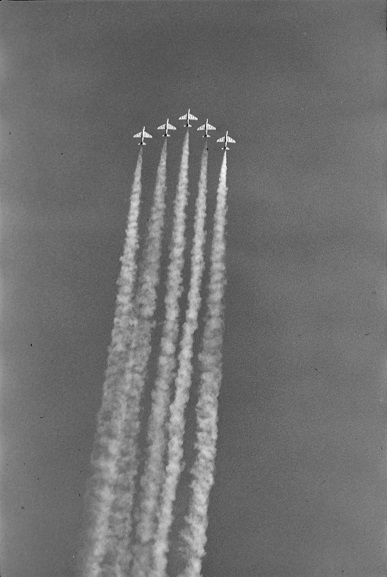 Air Force Day '81 Skyhawk aerobatics No. 75 Squadron aerobatic team performing a formation flying display at Air Force Day '81. Image ref OhG486-81, RNZAF Official.